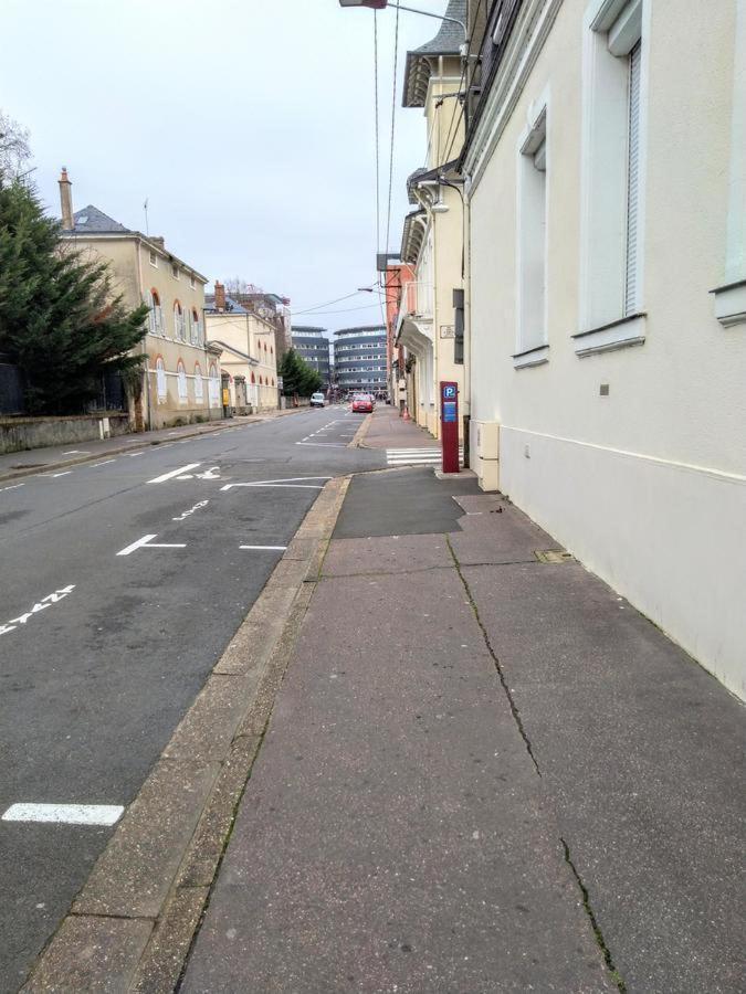 Duplex A La Gare Du Mans Bed & Breakfast เลอม็องส์ ภายนอก รูปภาพ